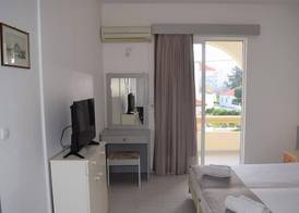 Lefteris Spacious APT Near Ialysos Beach 3