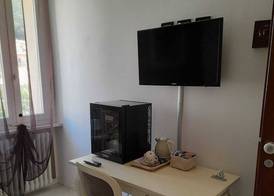DUETERRE ROOM & HOST 2