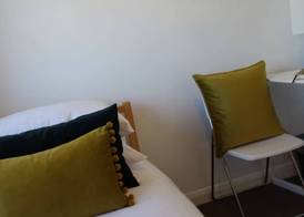 Airport Garden Rooms 2