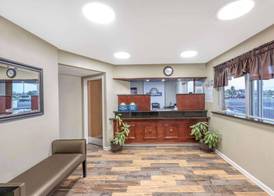 Days Inn by Wyndham Clarksville TN 3