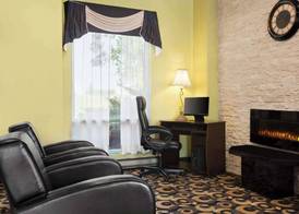 Days Inn by Wyndham Ste. Helene-de-Bagot 2
