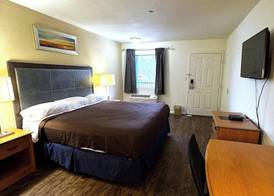 Woodbridge Inn By OYO Rome 5