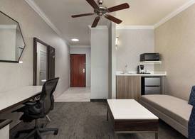 Holiday Inn Express & Suites BAKERSFIELD CENTRAL by IHG 5