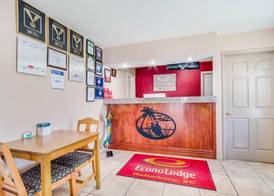Econo Lodge Walterboro I-95 2