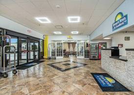 Days Inn & Suites by Wyndham Mt Pleasant 3