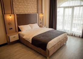 HOTEL EDEN'S 2