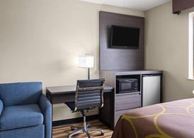 Super 8 by Wyndham Hagerstown I-70 5