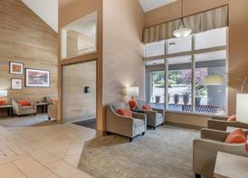 Best Western Plus Oak Harbor Hotel & Conference Center 2