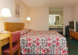 Econo Lodge Lanett 5