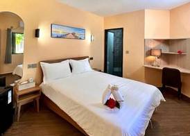 Holiday Beach Hotel 3