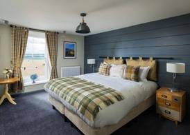 Lifeboat Inn 4