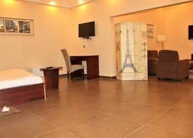 Four Season GUESTHOUSE 4
