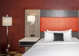 Countryside Suites Kansas City Independence I-70E Sports Complex Hotel 3