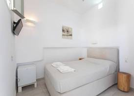Agia Anna Beachfront Boutique 2