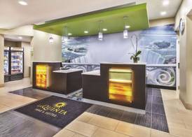 La Quinta by Wyndham Niagara Falls 3
