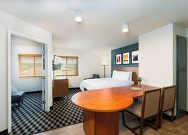 MCM Elegante Suites 5