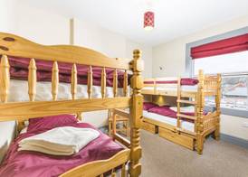 Llangollen Hostel - The Whole Bedroom - Self Catering Facilities 5