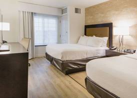 Holiday Inn & Suites BLOOMINGTON-AIRPORT by IHG 2