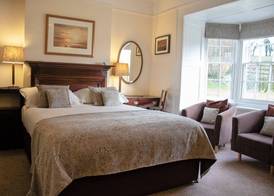 Rollestone Manor B&B and Restaurant 3