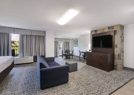 SureStay Plus Hotel by Best Western Gatlinburg 5
