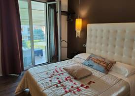 Hotel In - Lounge Room 2