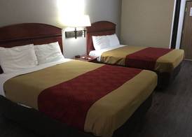 Econo Lodge Lincoln 5