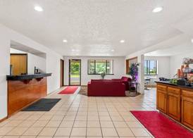 Quality Inn & Suites Howe - Sturgis 4