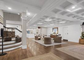 Nantucket Inn 5
