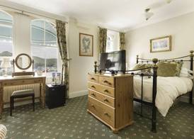 Dolphin Guest House 4