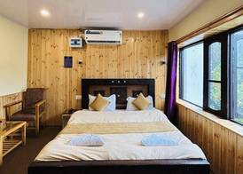 The Iceland Hotel Srinagar 5