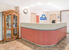 Days Inn by Wyndham Calvert City - Paducah East 2