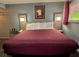 Hometown Inn Athens 4