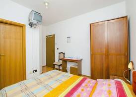 Apartments and Rooms Iva 3
