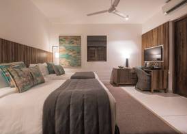 Kumu Beach By Teardrop Hotels 5