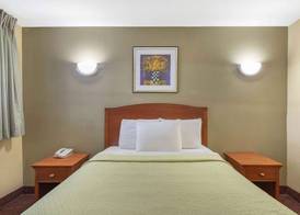Days Inn by Wyndham Elmsford 4