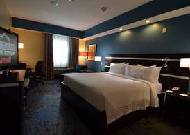 Fairfield Inn and Suites by Marriott North Spring 4