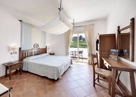 COLONNA GRAND HOTEL CAPO TESTA, a Colonna Luxury Beach Hotel, Santa Teresa Sardegna 5
