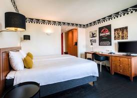 Hotel Theater Figi 5