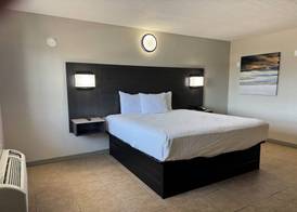 Travelodge by Wyndham Venice 3