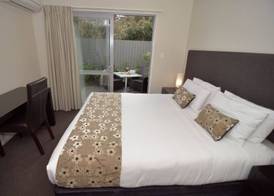 Quality Suites Amore 3