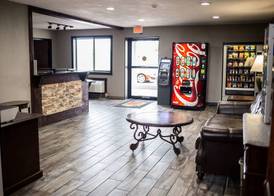 Super 8 by Wyndham Poplar Bluff Missouri 2
