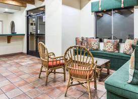 Super 8 by Wyndham Cottonwood 2