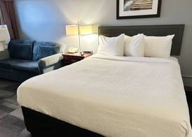 Days Inn & Conference Centre by Wyndham Camrose Norsemen 5