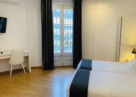 Super Balmes Guest House 3