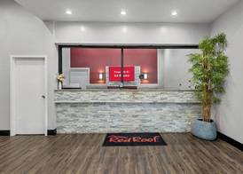 Red Roof Inn Sanford 4