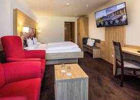 Alm- & Wellnesshotel Alpenhof 4