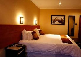 A La Martha's Air-Port Guest House 3