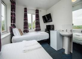 Chris's Motel 5