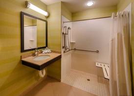 Holiday Inn Express & Suites RED BLUFF-SOUTH REDDING AREA by IHG 4