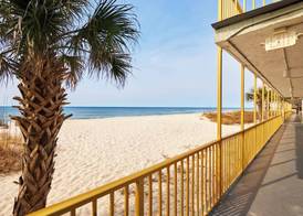 Chateau Beachfront Hotel, a By the Sea Resort 3